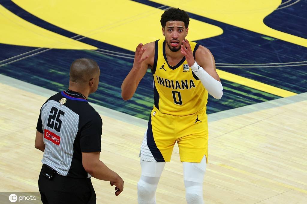 哈里伯顿复苏轰准三双 总决赛前三场合计0罚球